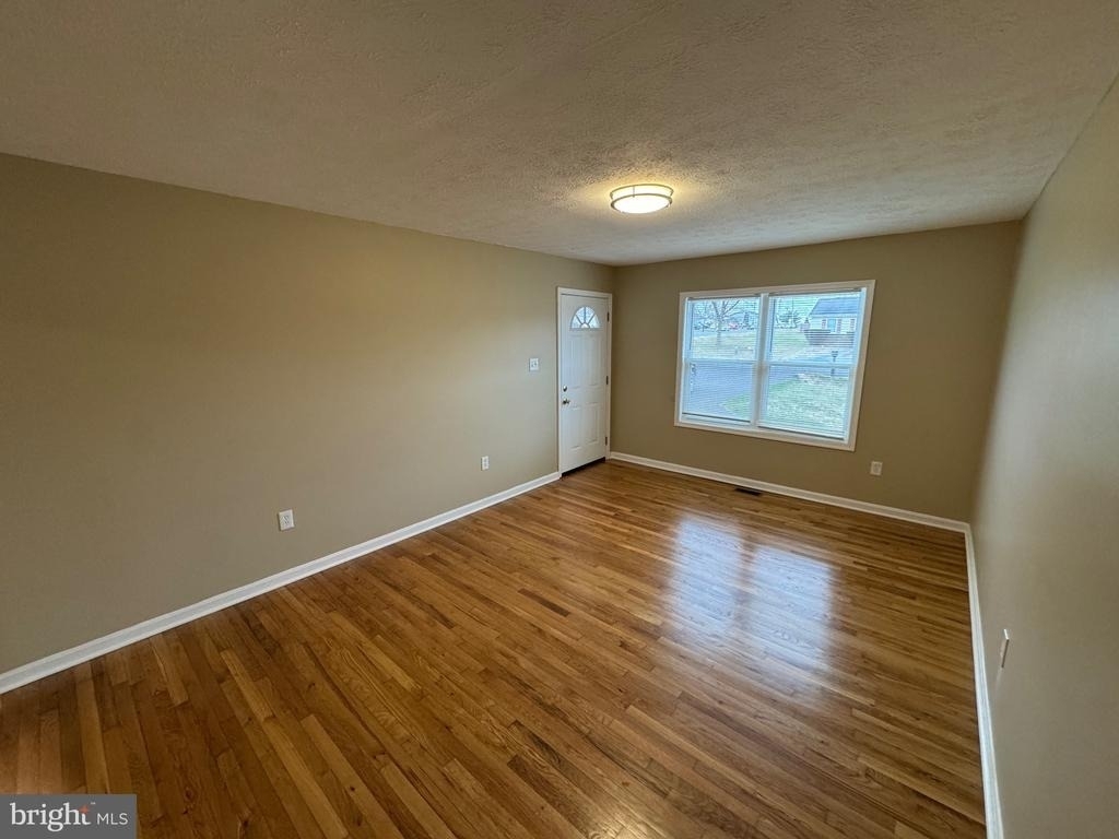 127 Longstreet Ave - Photo 2