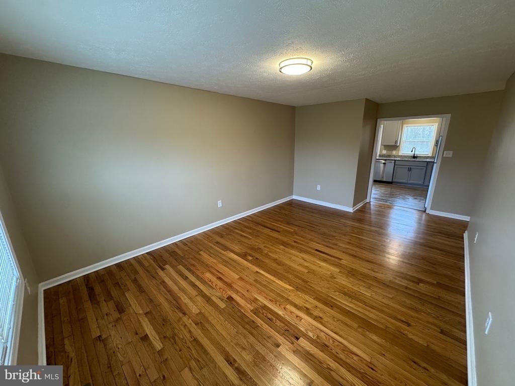 127 Longstreet Ave - Photo 1