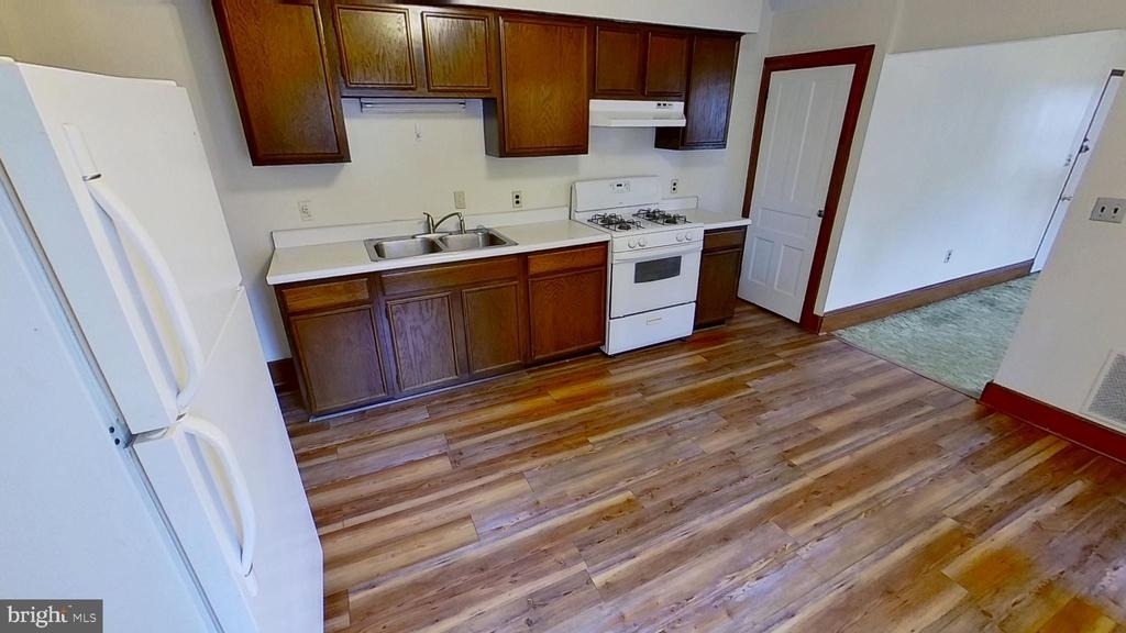 127 Hanover Street - Photo 1