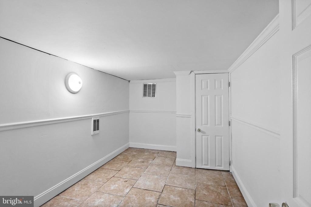 1625 W Montgomery Avenue - Photo 39