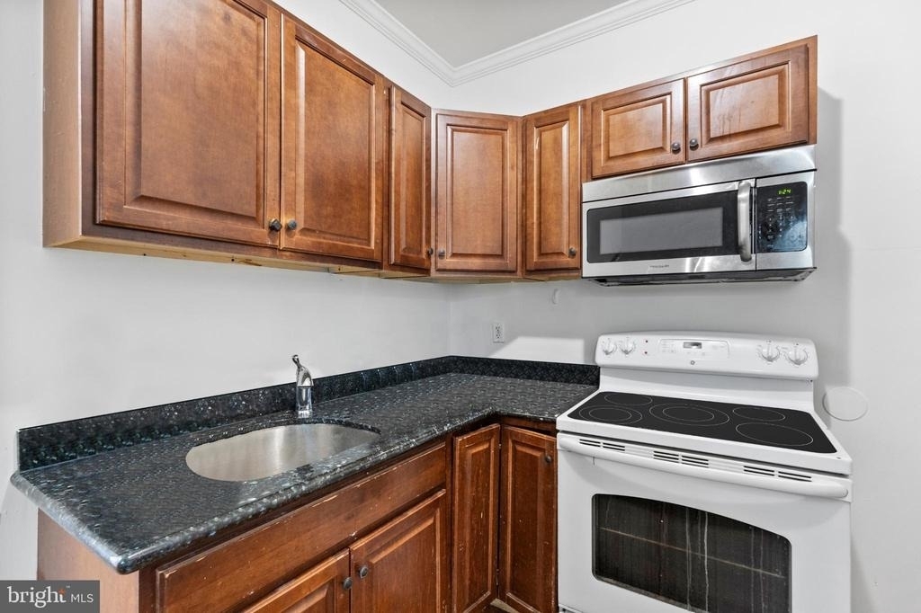 1625 W Montgomery Avenue - Photo 3