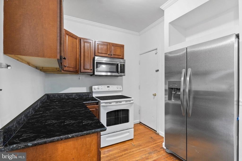 1625 W Montgomery Avenue - Photo 2