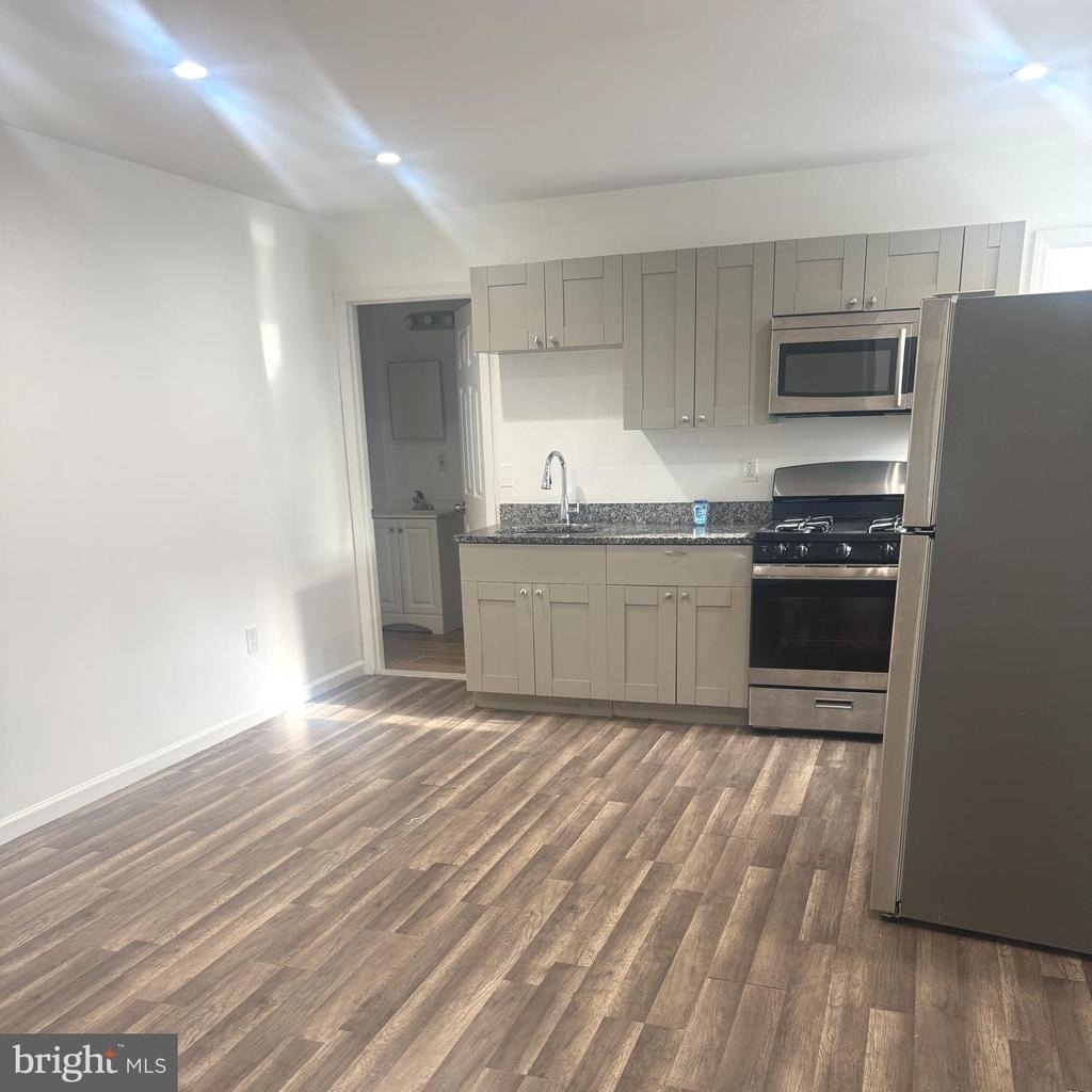 609 Brunswick Avenue - Photo 0