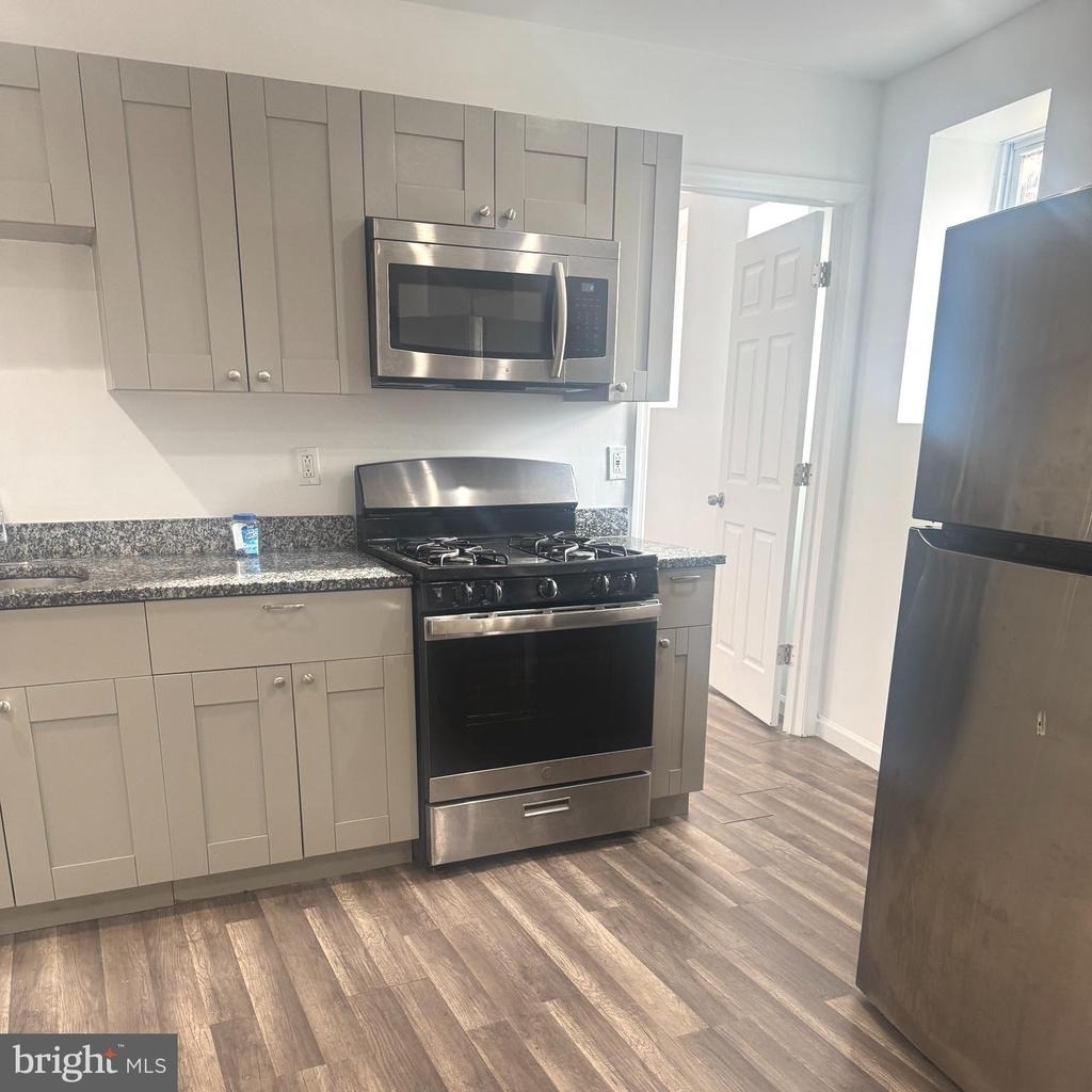 609 Brunswick Avenue - Photo 2