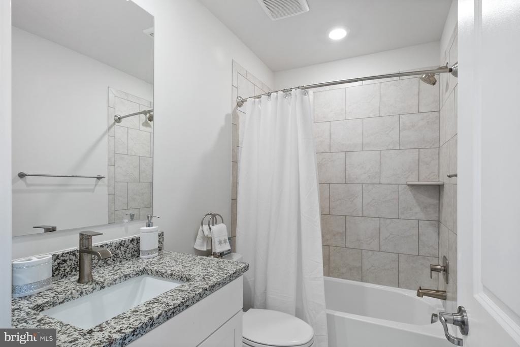 6960 Farragut Drive - Photo 17