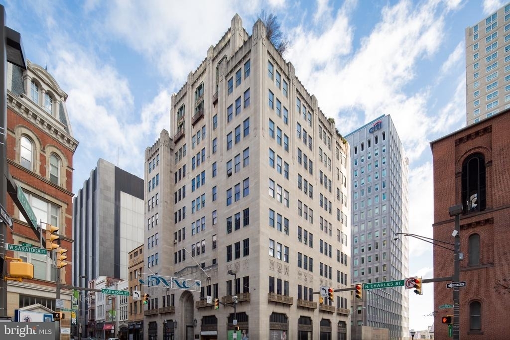301 N Charles Street - Photo 2