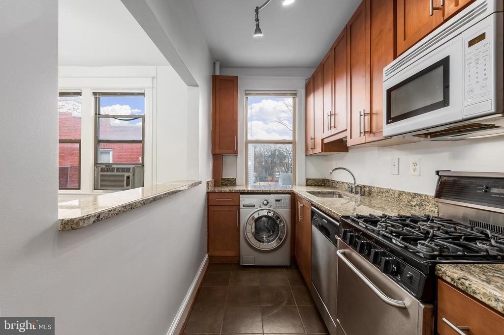 6645 Georgia Avenue Nw - Photo 12