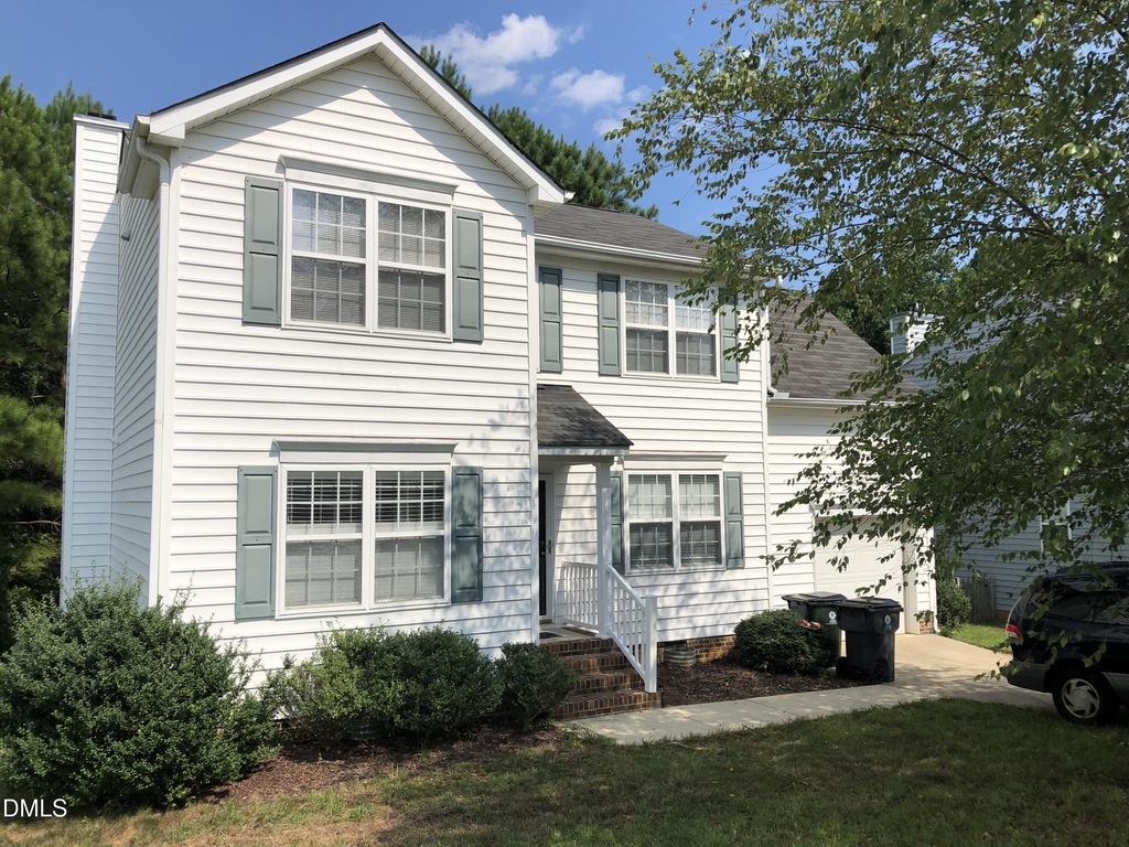 124 Fairford Drive - Photo 0
