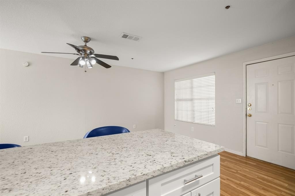 1013 W 23rd St - Photo 8