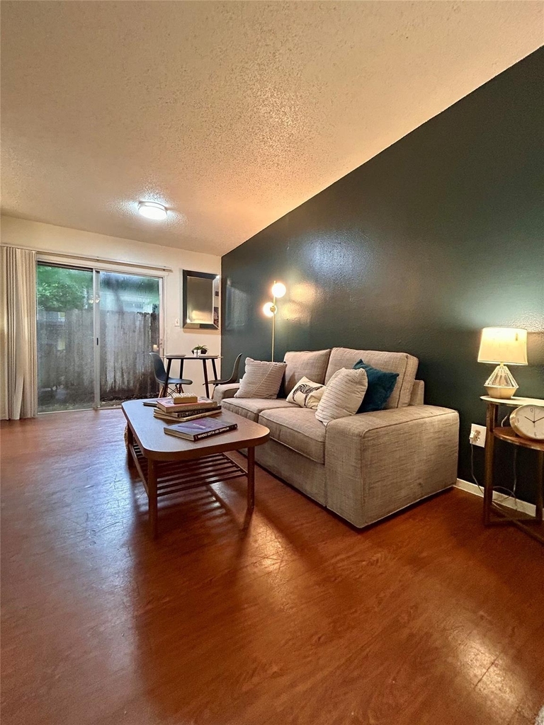 4209 Avenue B - Photo 4