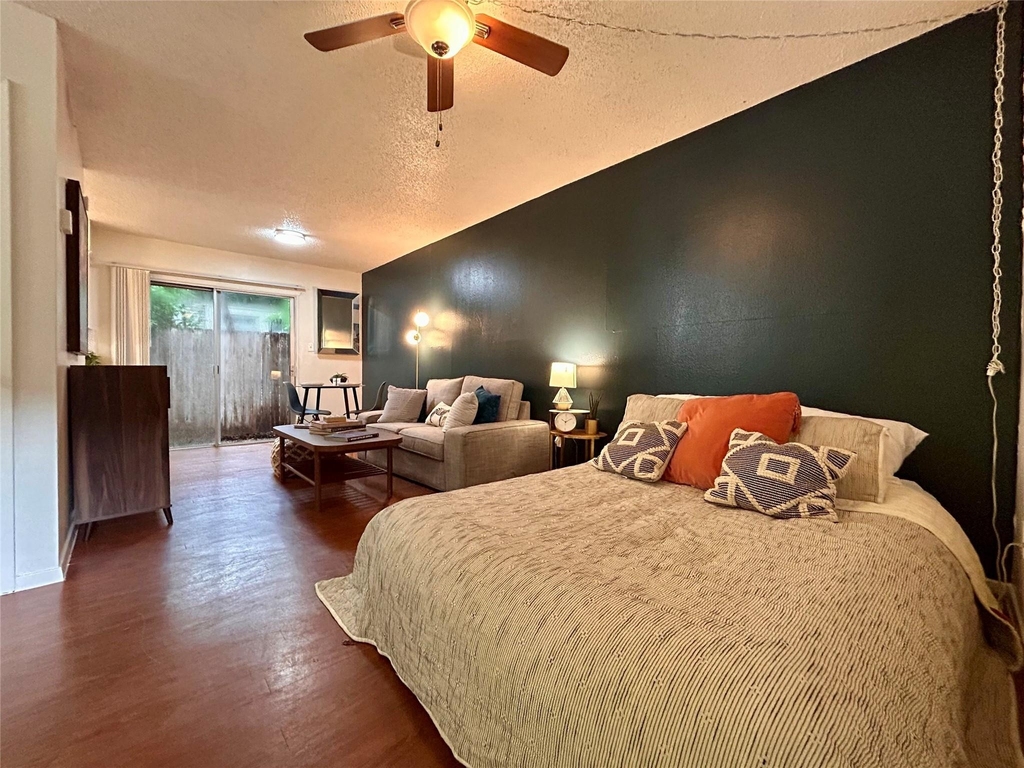 4209 Avenue B - Photo 3