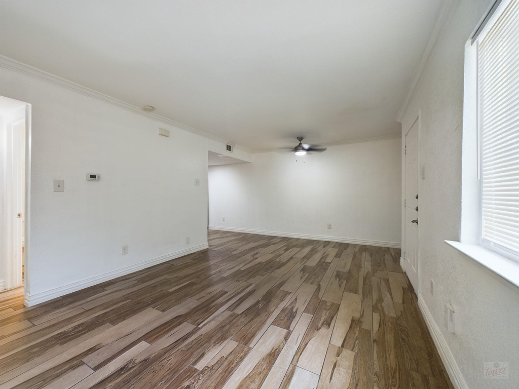 2124 Burton Dr - Photo 2