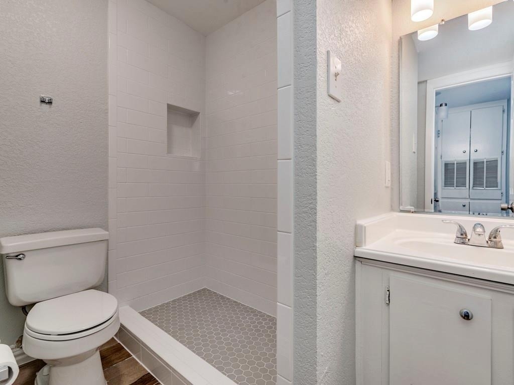 2124 Burton Dr - Photo 13