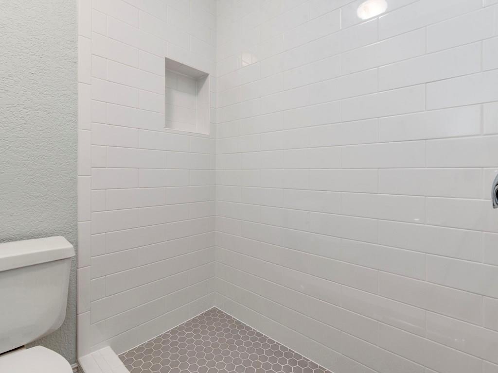 2124 Burton Dr - Photo 14