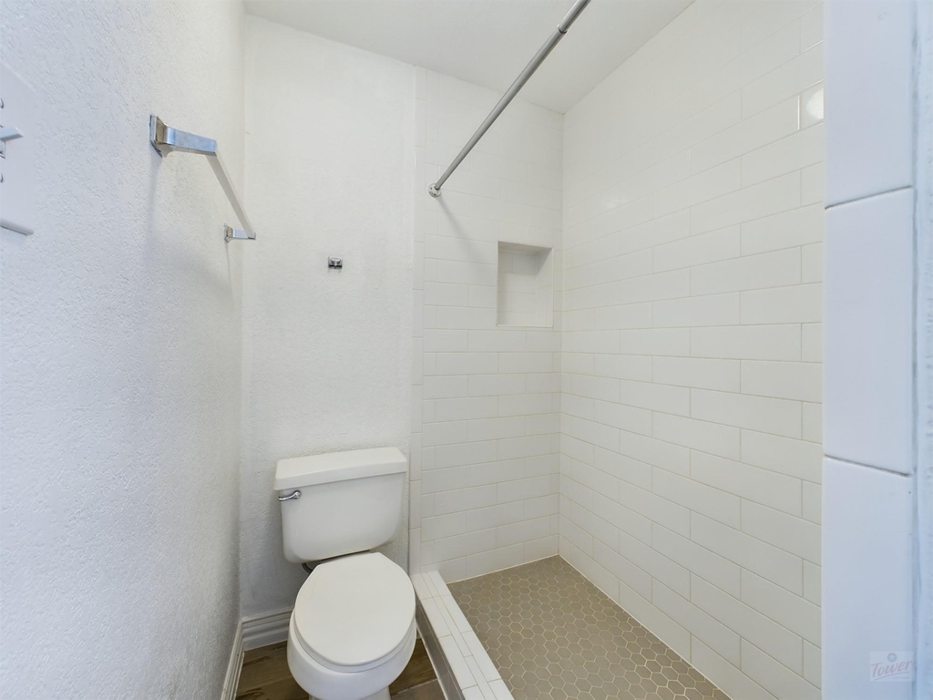 2124 Burton Dr - Photo 12
