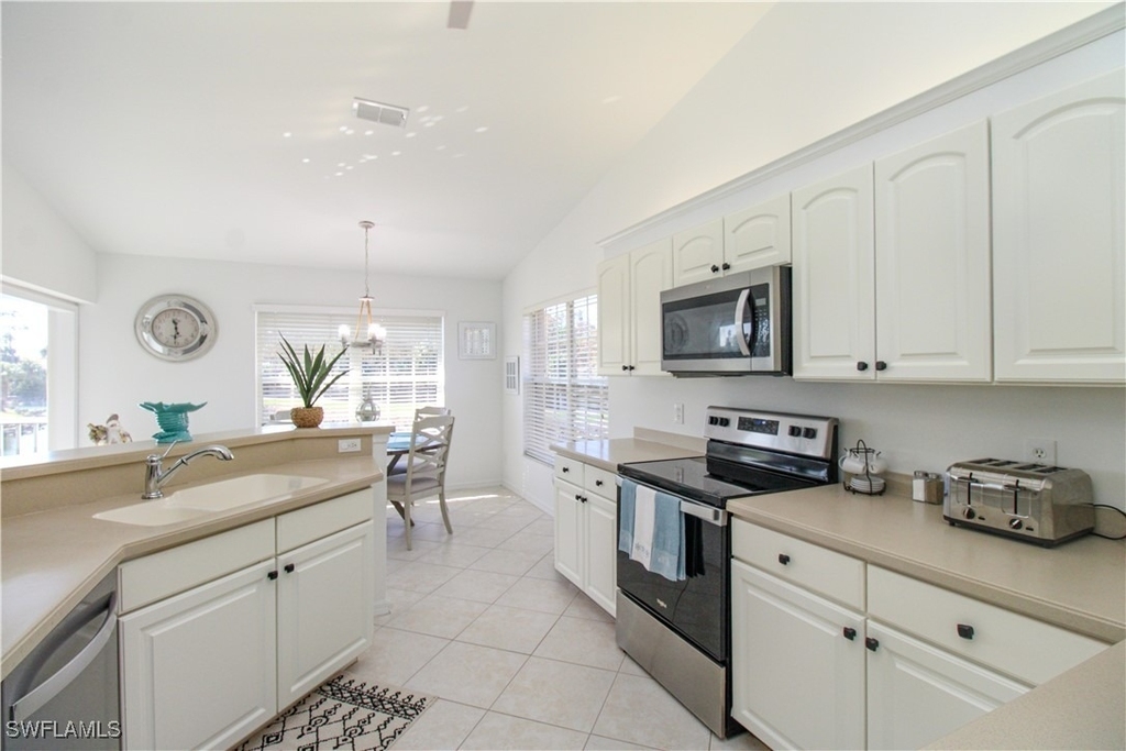 5645 Whisperwood Boulevard - Photo 32