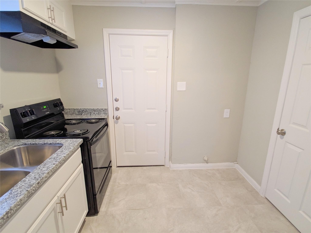 505 13th Street N - Photo 5
