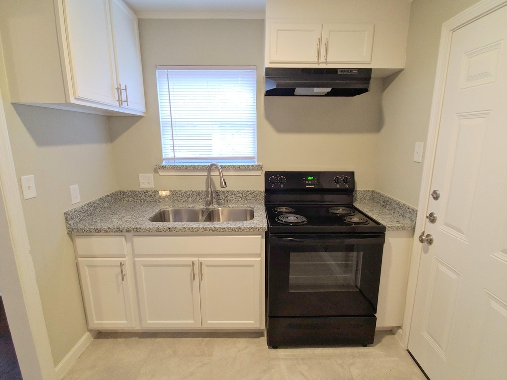 505 13th Street N - Photo 6