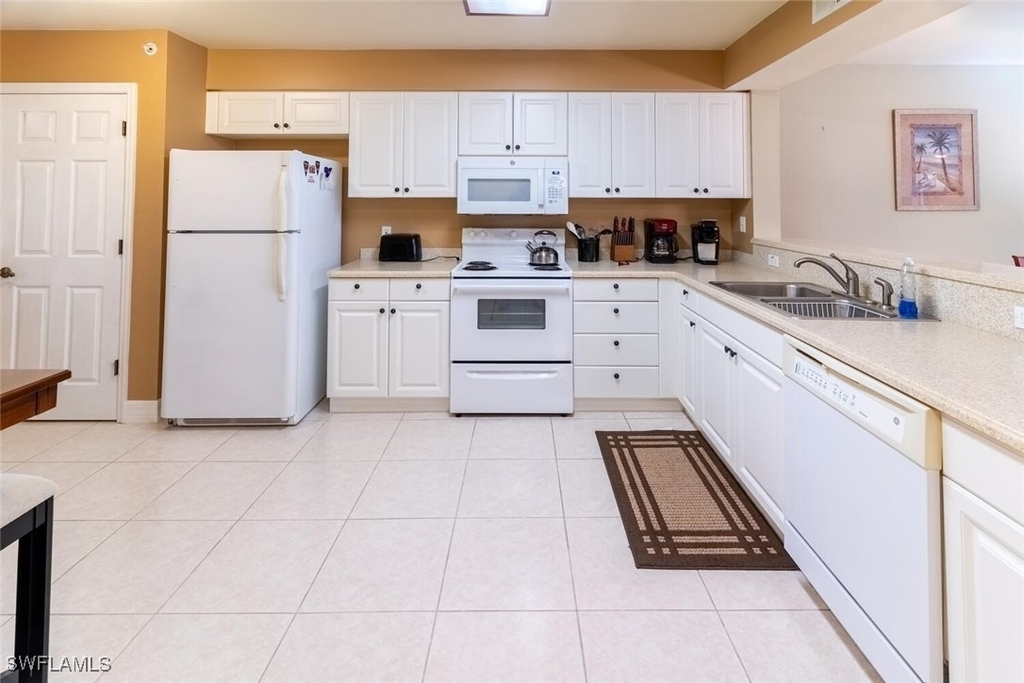 1100 Eastham Way - Photo 5