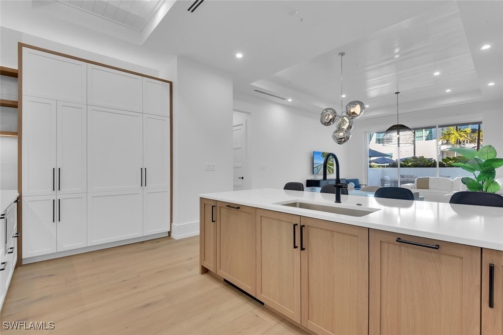 201 8th Street S - Photo 10