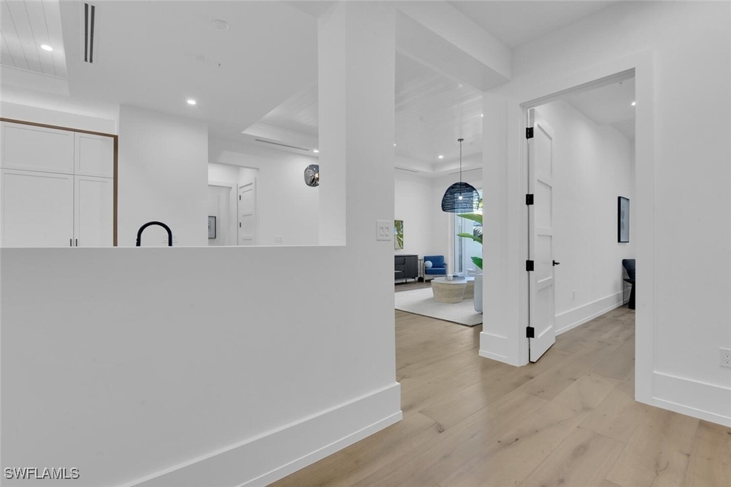 201 8th Street S - Photo 1