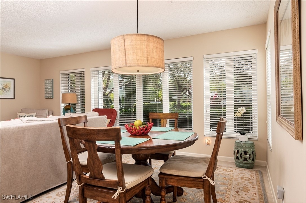 284 4th Street S - Photo 4