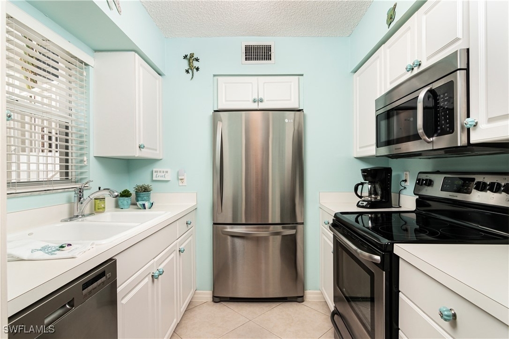 284 4th Street S - Photo 5