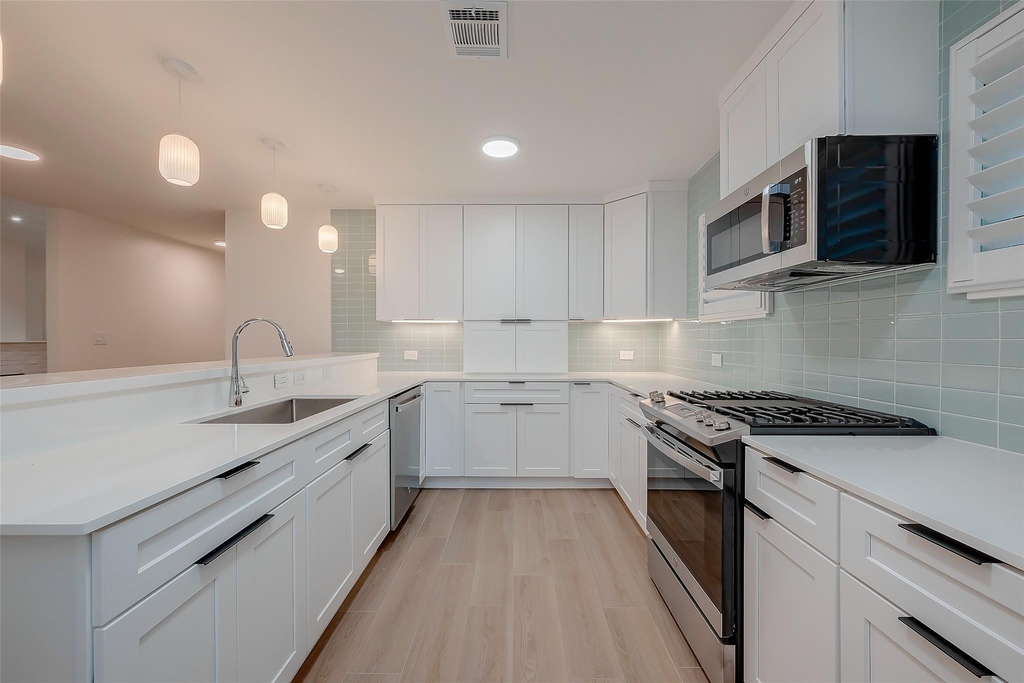 2702 Delano Street - Photo 19
