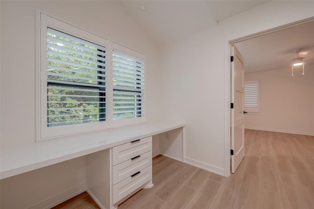 2702 Delano Street - Photo 25