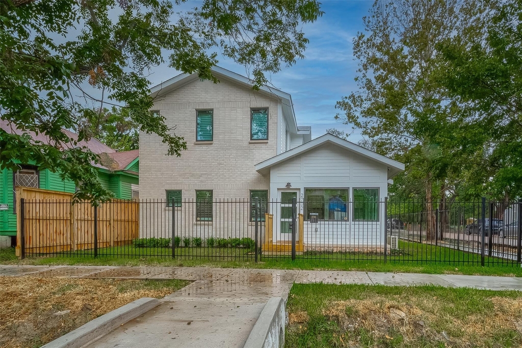 2702 Delano Street - Photo 1
