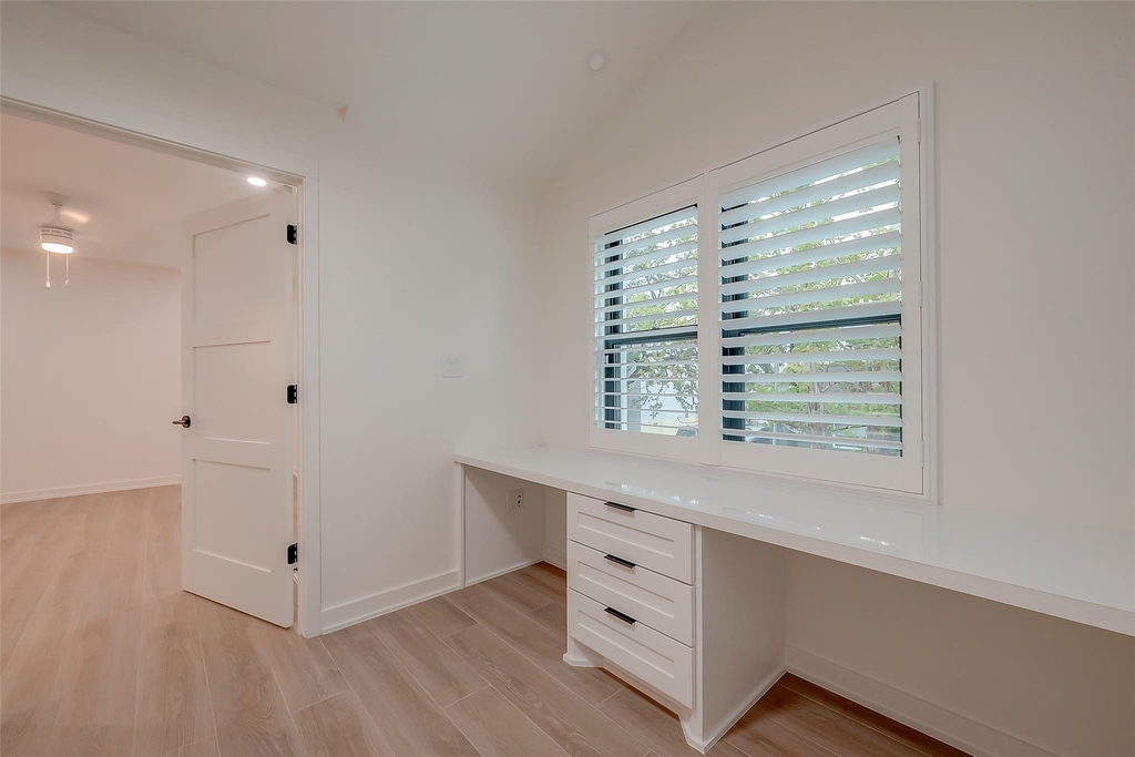 2702 Delano Street - Photo 24