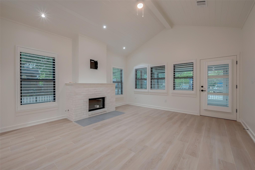 2702 Delano Street - Photo 6