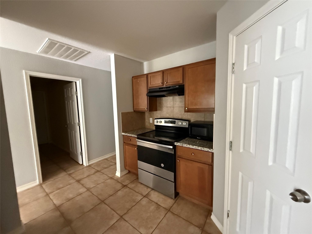 311 Kansas Street - Photo 2