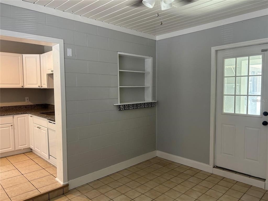 232 Beverly Boulevard - Photo 8