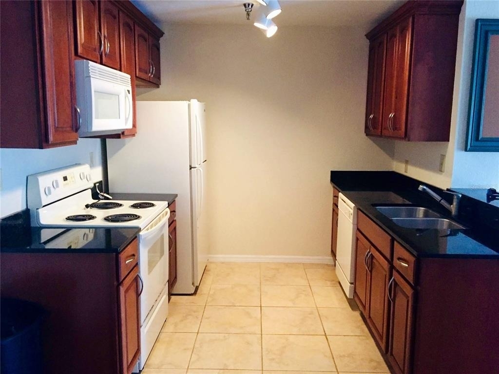 10263 Gandy Boulevard N - Photo 5