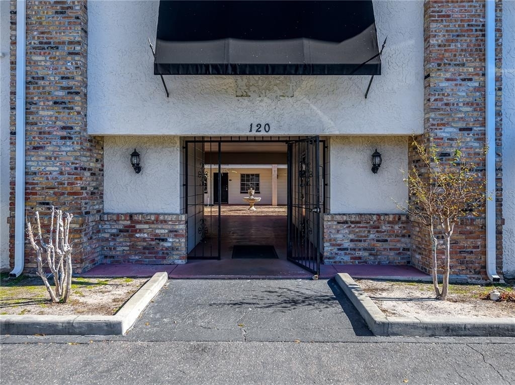 120 S Church Avenue - Photo 0