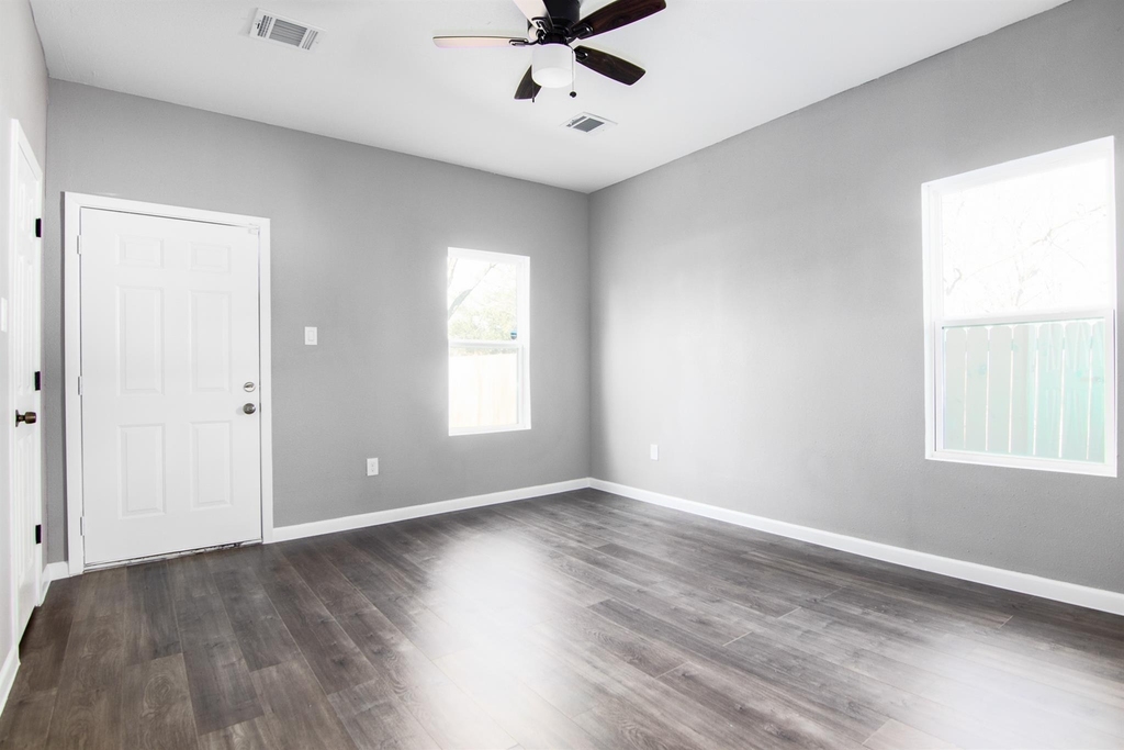 1709 Stevens Street - Photo 7