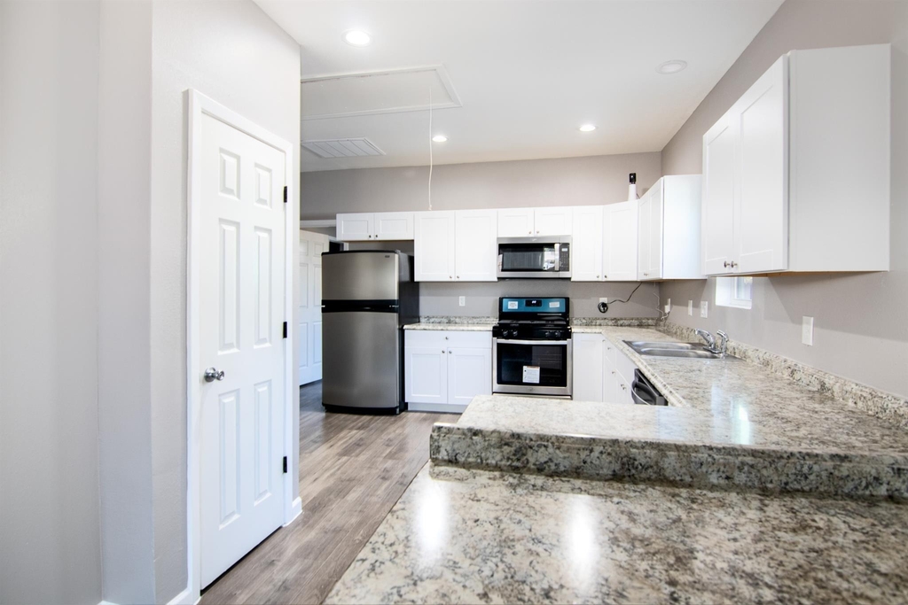 1709 Stevens Street - Photo 5