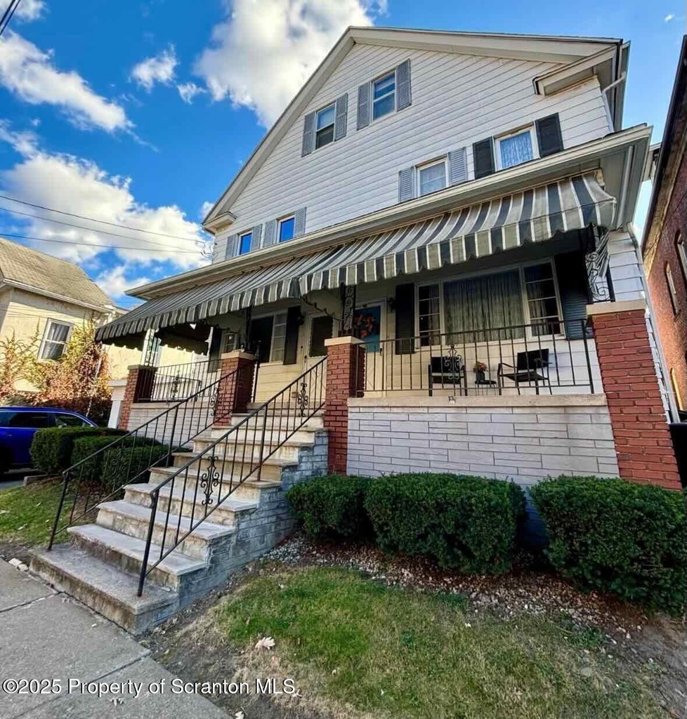 1406 Penn Avenue - Photo 0