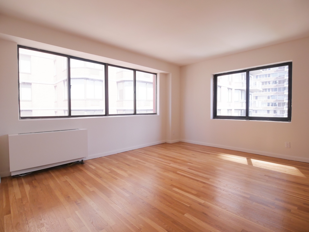 353 East 78th Street - Photo 1