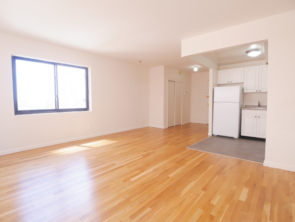 353 East 78th Street - Photo 3