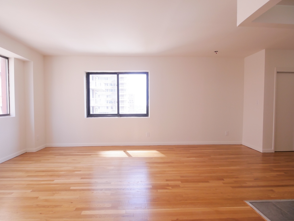 353 East 78th Street - Photo 2