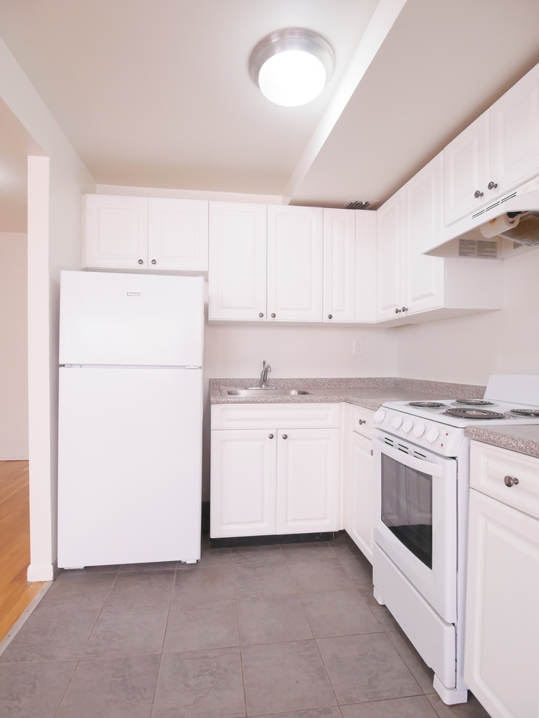 353 East 78th Street - Photo 6