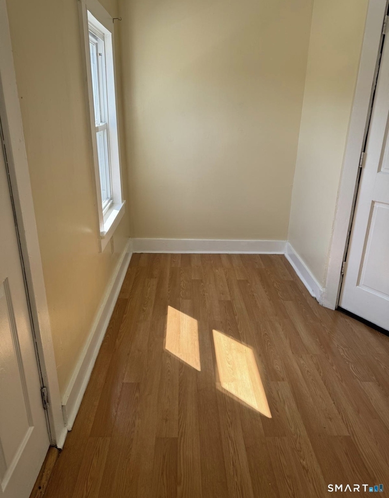 16 Vine Street - Photo 2