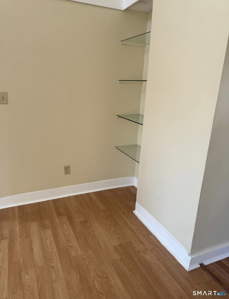 16 Vine Street - Photo 3
