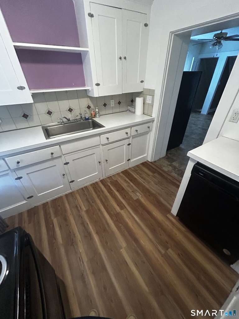 18 Devine Street - Photo 2