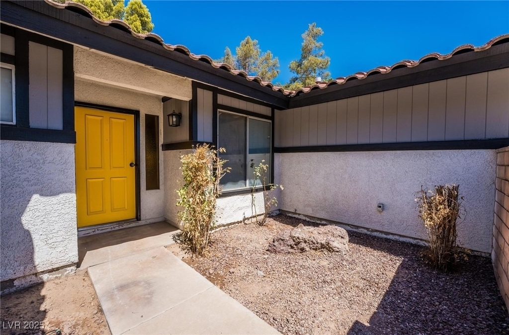 7439 Trudy Lane - Photo 3