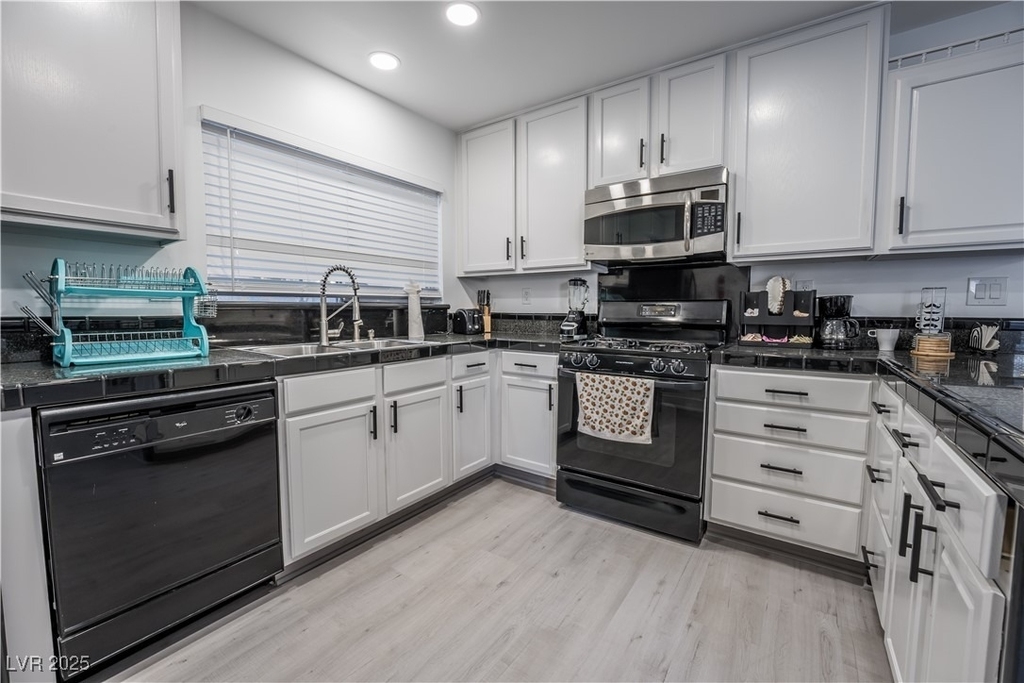 2364 Belvedere Drive - Photo 25