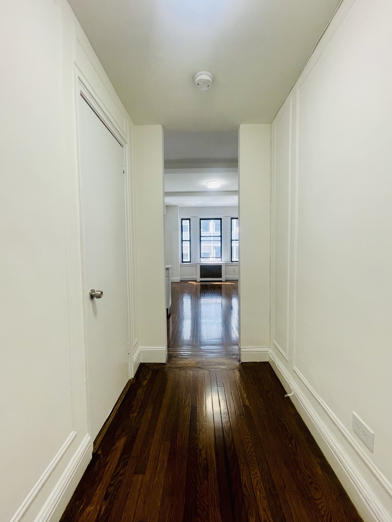 East 46th Street / Lexington - Photo 9