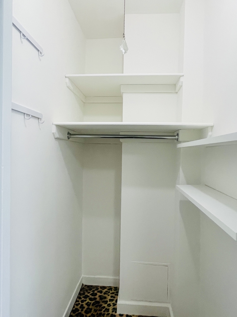 East 46th Street / Lexington - Photo 5